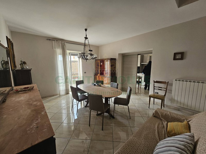Appartamento in Vendita a Pignataro Maggiore, 115'000&euro;, 170 m²