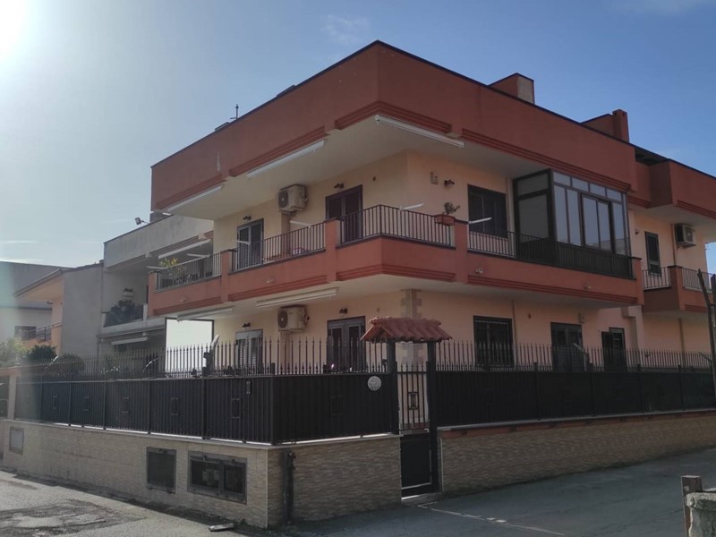 Trilocale in Vendita a Maddaloni, 120'000&euro;, 95 m²