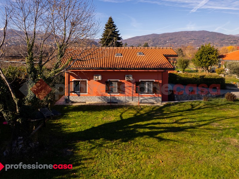 Villa in Affitto a San Secondo di Pinerolo, 335'000&euro;, 220 m², con Box