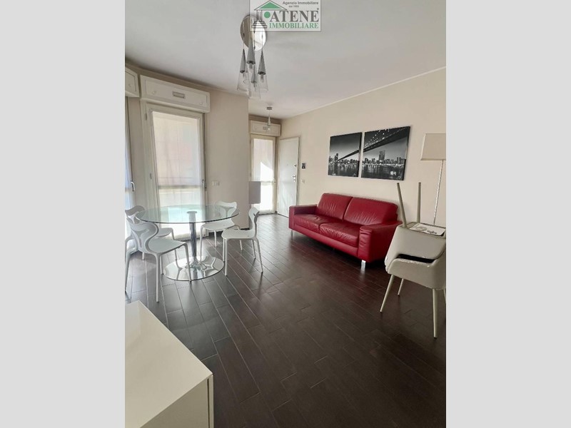 Trilocale in Vendita a Cagliari, 270'000&euro;, 80 m², con Box