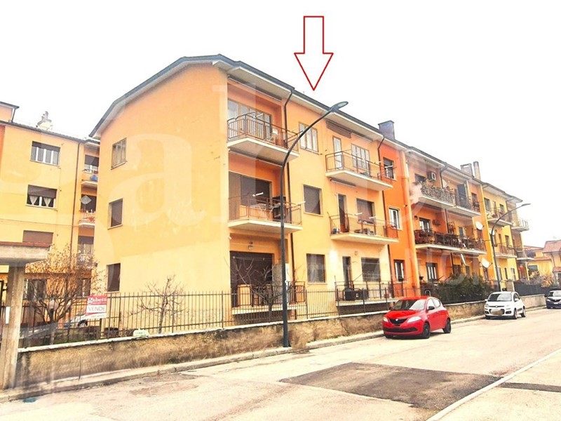 Appartamento in Vendita a Avezzano, 68'000&euro;, 100 m², arredato