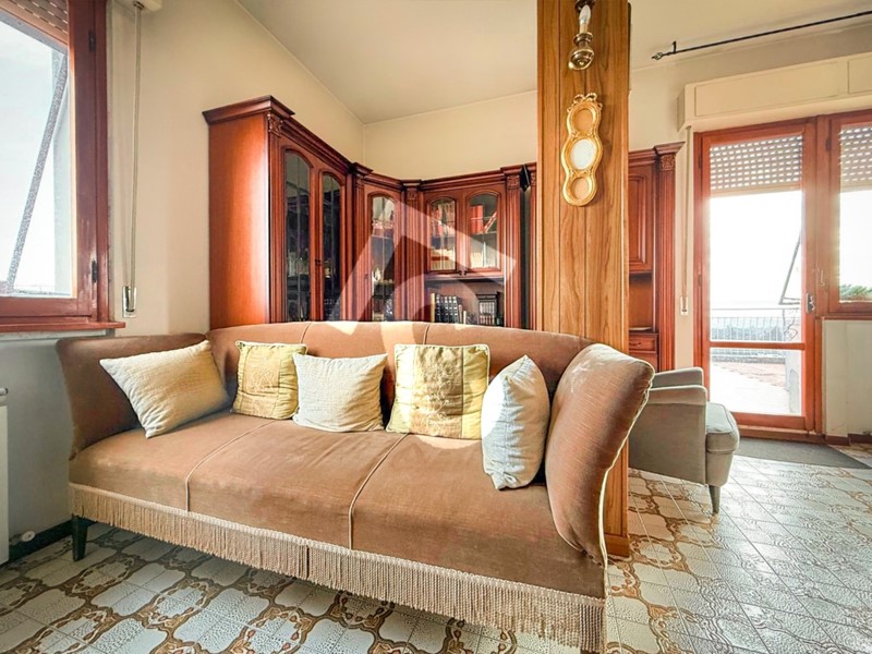 Quadrilocale in Vendita a Jesi, zona ZONA 4A, 250'000&euro;, 104 m², con Box