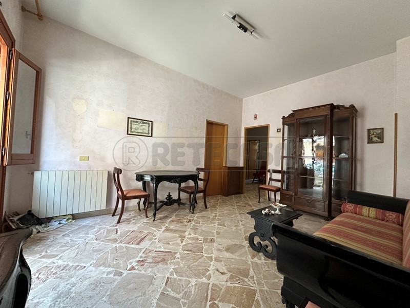 Appartamento in Vendita a Mazara del Vallo, 60'000&euro;, 85 m², con Box