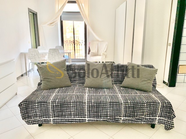 Bilocale in Affitto a Bari, zona Centro, 800&euro;, 65 m²