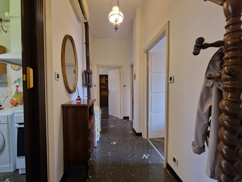Appartamento in Vendita a Genova, zona Cornigliano, 75'000&euro;, 84 m²