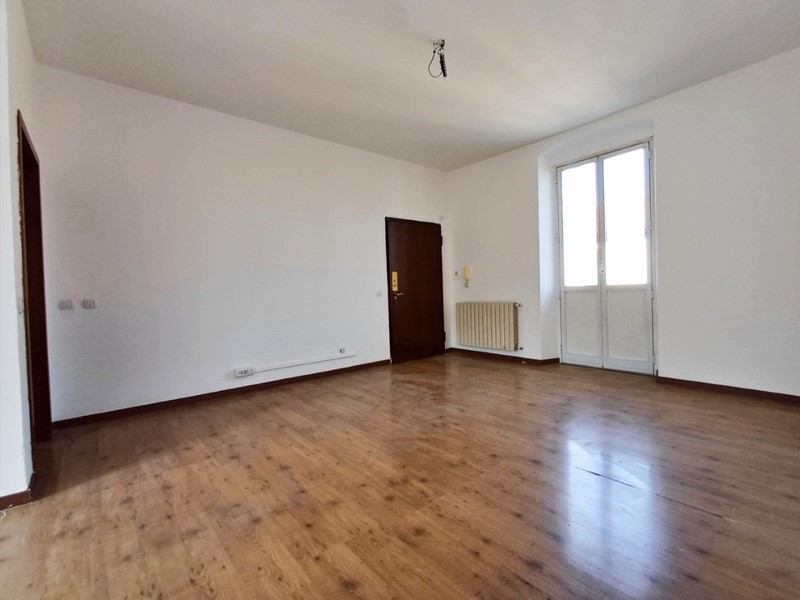 Appartamento in Vendita a Sestri Levante, 360'000&euro;, 178 m²