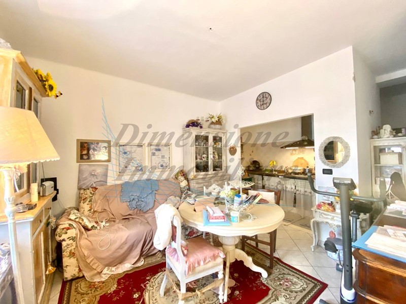 Trilocale in Vendita a Castellina Marittima, 79'000&euro;, 65 m², con Box