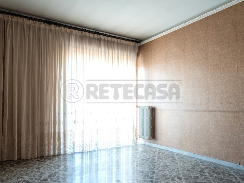 Appartamento in Vendita a Altamura, zona VIA MATERA, 168'000&euro;, 144 m²