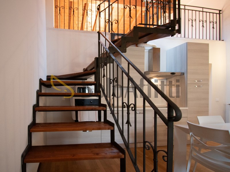 Bilocale in Affitto a Brescia, zona Brescia Antica, 1'100&euro;, 80 m², arredato