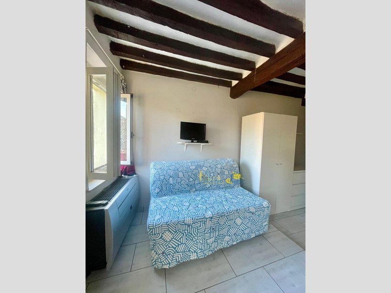 Monolocale in Affitto a Parma, zona Centro storico, 395&euro;, 24 m², arredato