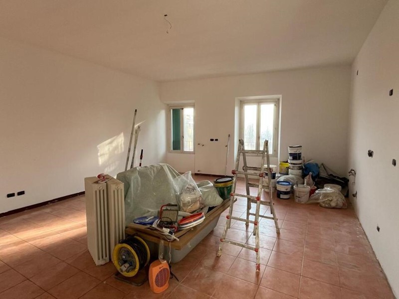 Trilocale in Vendita a Mozzate, 122'000&euro;, 115 m², con Box