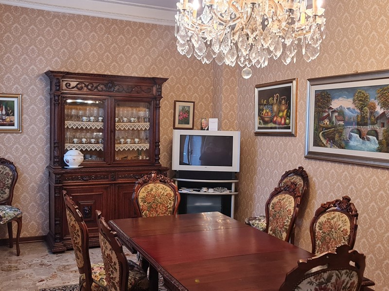 Attico in Vendita a Traversetolo, zona Via per Parma, 280'000&euro;, 160 m², arredato