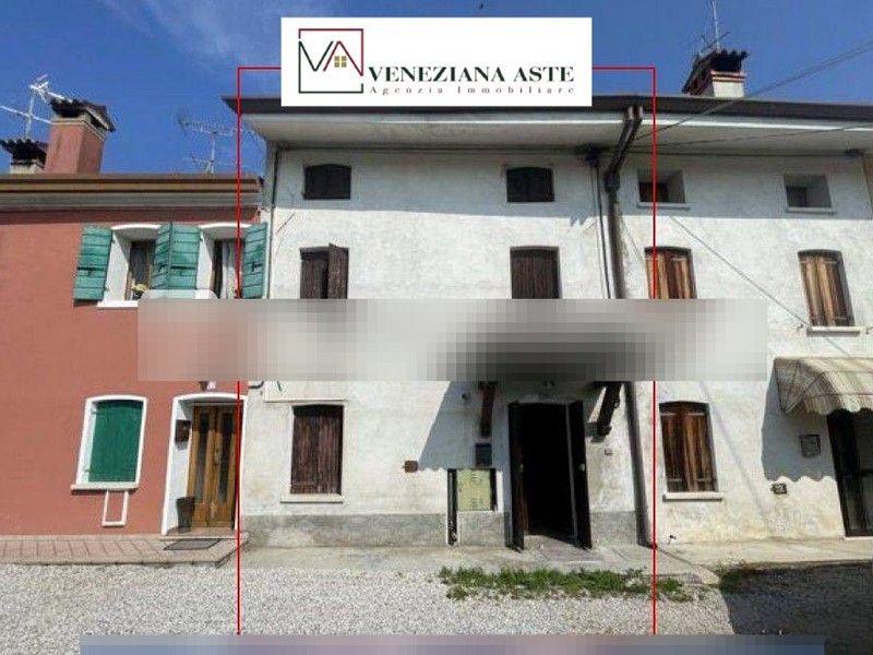 Quadrilocale in Vendita a Sernaglia della Battaglia, 7'500&euro;, 115 m²