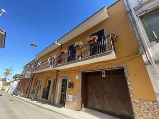 Quadrilocale in Vendita a San Giorgio Ionico, 90'000&euro;, 120 m², arredato, con Box
