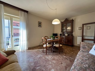 Appartamento in Vendita a Camaiore, zona Lido di Camaiore, 359'000&euro;, 70 m², arredato