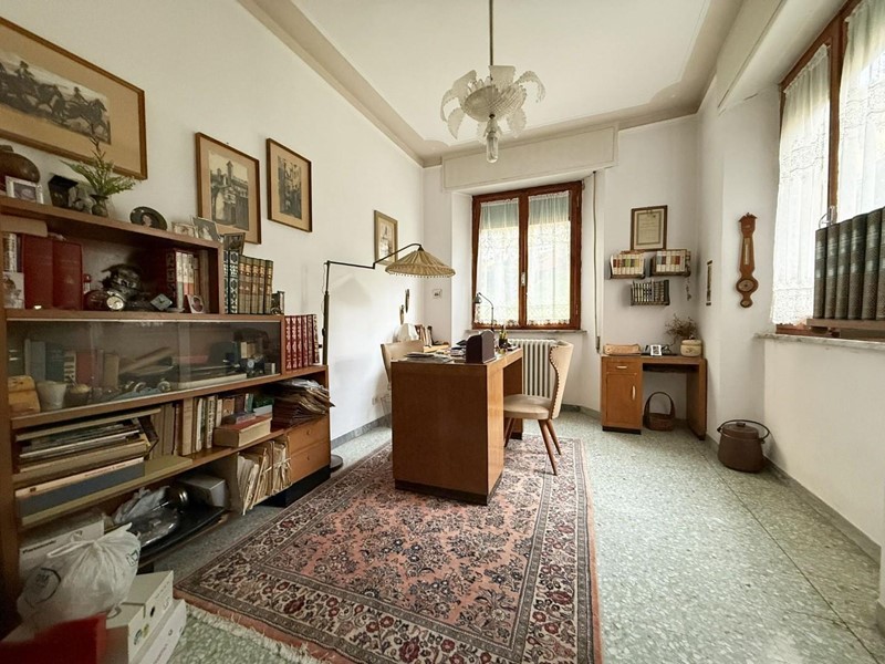 Appartamento in Vendita a Siena, 380'000&euro;, 144 m², con Box