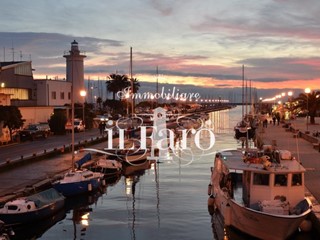 Quadrilocale in Vendita a Viareggio, 239'000&euro;, 75 m², arredato