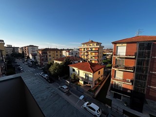 Appartamento in Vendita a Pisa, 295'000&euro;, 108 m², con Box