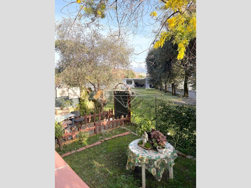 Quadrilocale in Vendita a Carrara, zona Avenza, 170'000&euro;, 70 m²