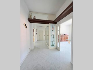 Trilocale in Vendita a Livorno, zona Antignano, 330'000&euro;, 110 m², con Box