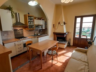 Appartamento in Vendita a San Miniato, zona Balconevisi, 135'000&euro;, 155 m², con Box