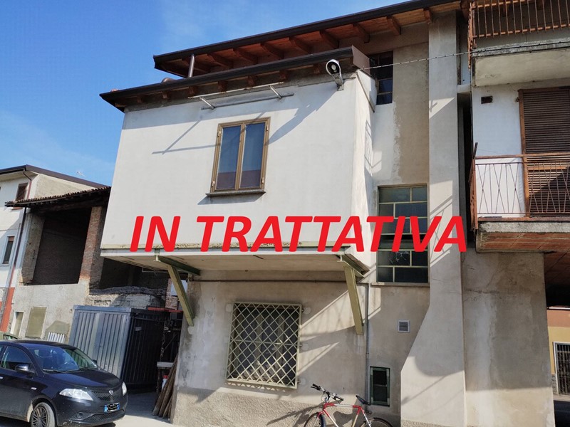 Appartamento in Vendita a Madone, 120'000&euro;, 160 m²