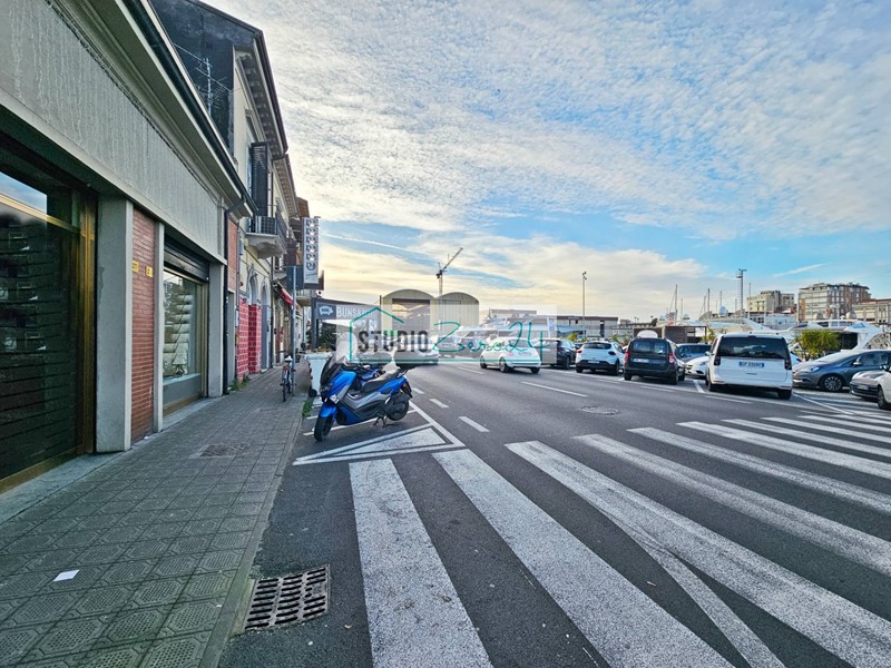 Appartamento in Vendita a Viareggio, 230'000&euro;, 120 m²