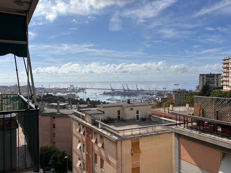 Quadrilocale in Vendita a Genova, 105'000&euro;, 68 m²