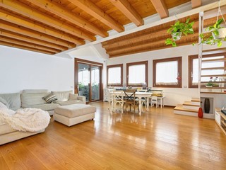 Attico in Vendita a Conegliano, 350'000&euro;, 160 m²