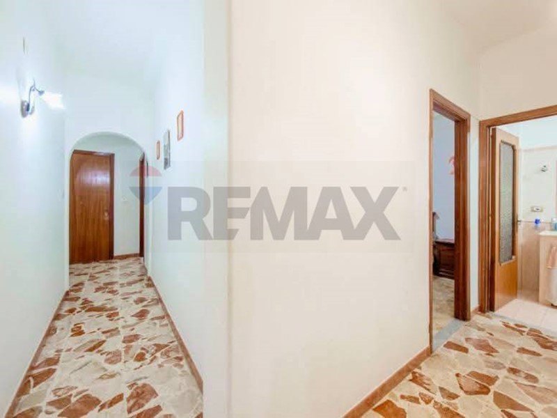 Appartamento in Vendita a Catania, 122'000&euro;, 107 m²