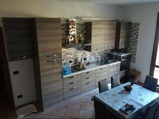 Quadrilocale in Vendita a Novara, 98'000&euro;, 120 m²