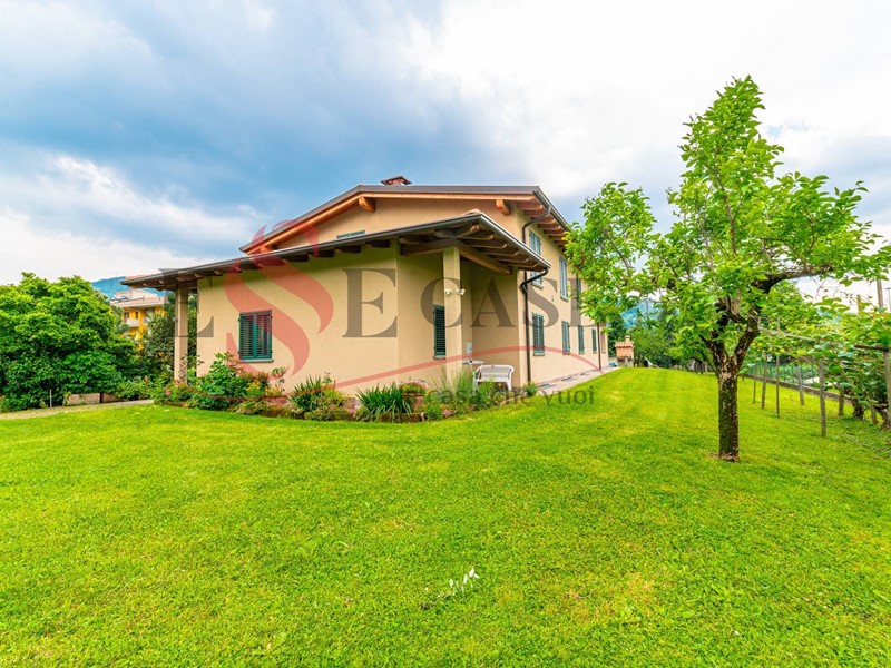 Appartamento in Vendita a Nembro, 273'000&euro;, 190 m²