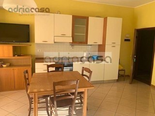 Trilocale in Affitto a Riccione, 2'000&euro;, 90 m²