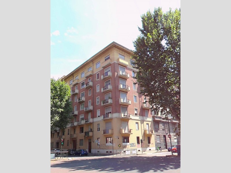 Appartamento in Vendita a Torino, 180'000&euro;, 122 m²