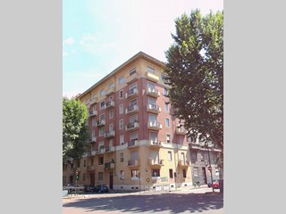 Appartamento in Vendita a Torino, 180'000&euro;, 122 m²