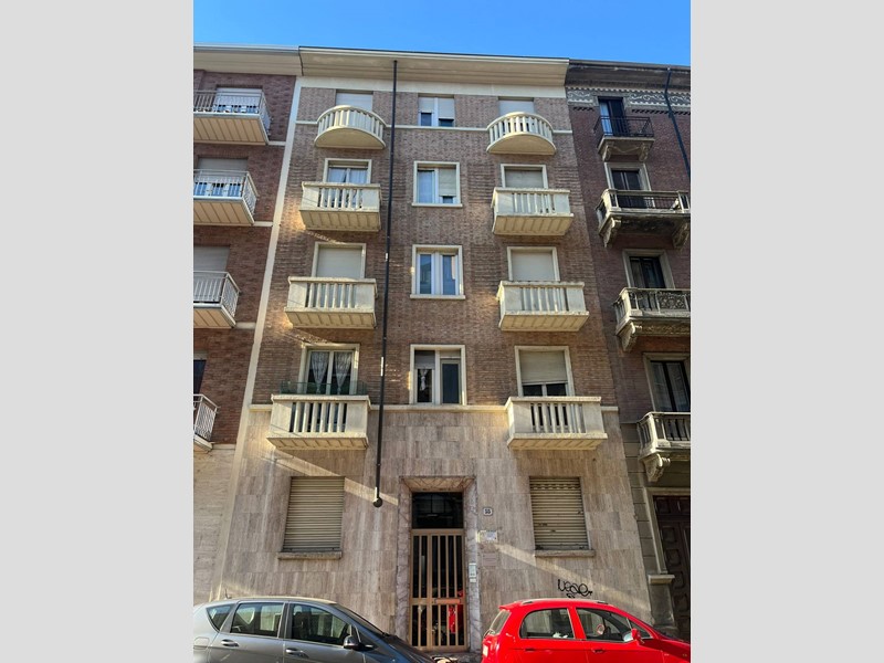 Bilocale in Vendita a Torino, 99'000&euro;, 52 m²