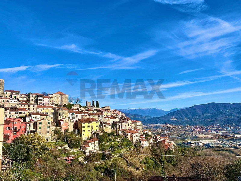 Trilocale in Vendita a Vezzano Ligure, 65'000&euro;, 83 m²