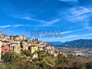 Trilocale in Vendita a Vezzano Ligure, 65'000&euro;, 83 m²