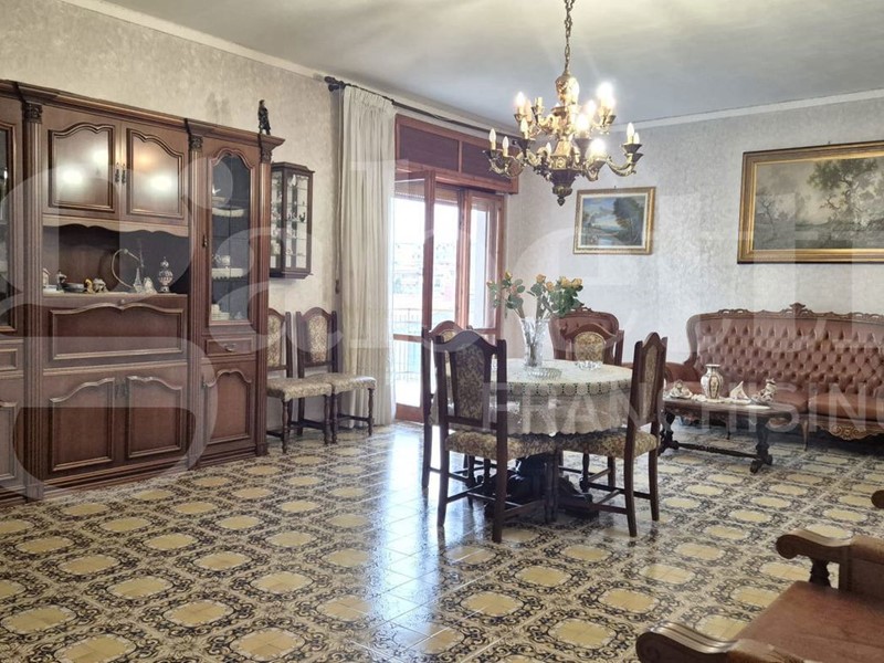 Trilocale in Vendita a Napoli, 260'000&euro;, 125 m²