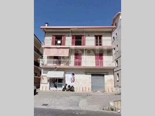 Trilocale in Vendita a Amantea, 70'000&euro;, 143 m²