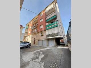 Trilocale in Vendita a Bra, 95'000&euro;, 85 m², con Box
