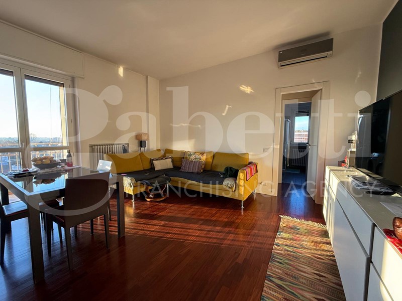 Bilocale in Vendita a Monza, 189'000&euro;, 64 m², con Box