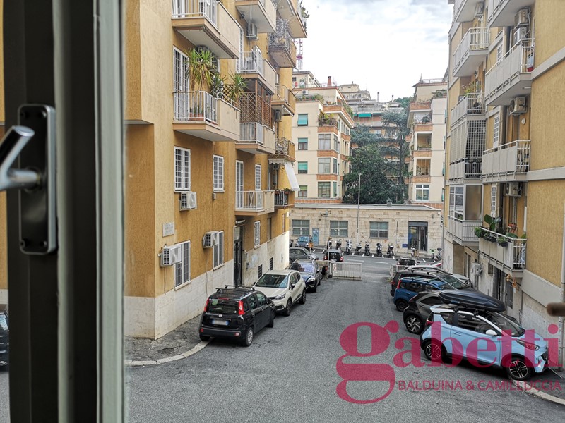 Bilocale in Vendita a Roma, 275'000&euro;, 68 m²