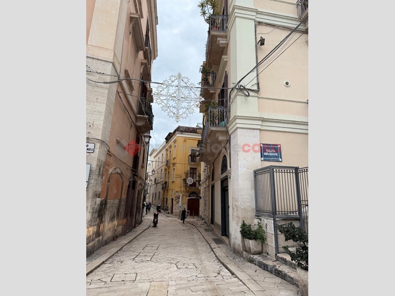 Trilocale in Vendita a Bari, 305'000&euro;, 75 m², arredato