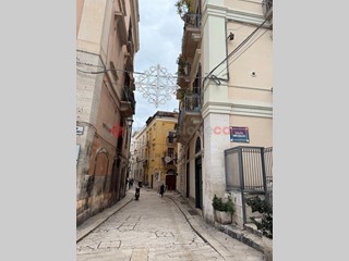 Trilocale in Vendita a Bari, 305'000&euro;, 75 m², arredato