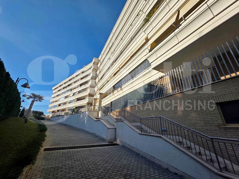 Trilocale in Vendita a Roma, 339'000&euro;, 82 m², arredato