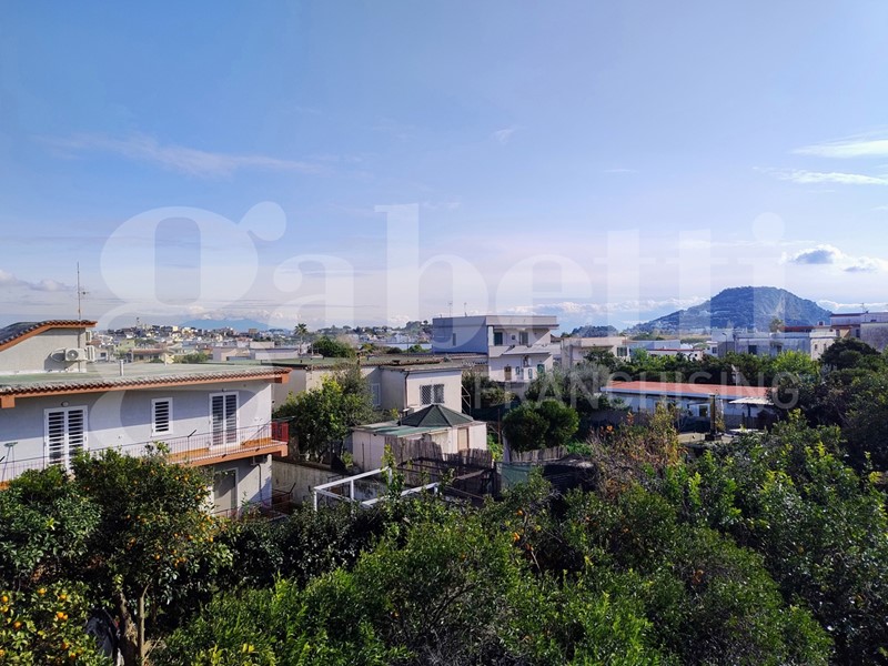 Trilocale in Vendita a Bacoli, 159'000&euro;, 90 m²