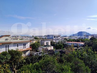 Trilocale in Vendita a Bacoli, 159'000&euro;, 90 m²