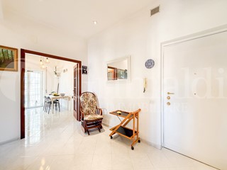 Bilocale in Vendita a Roma, 210'000&euro;, 68 m²