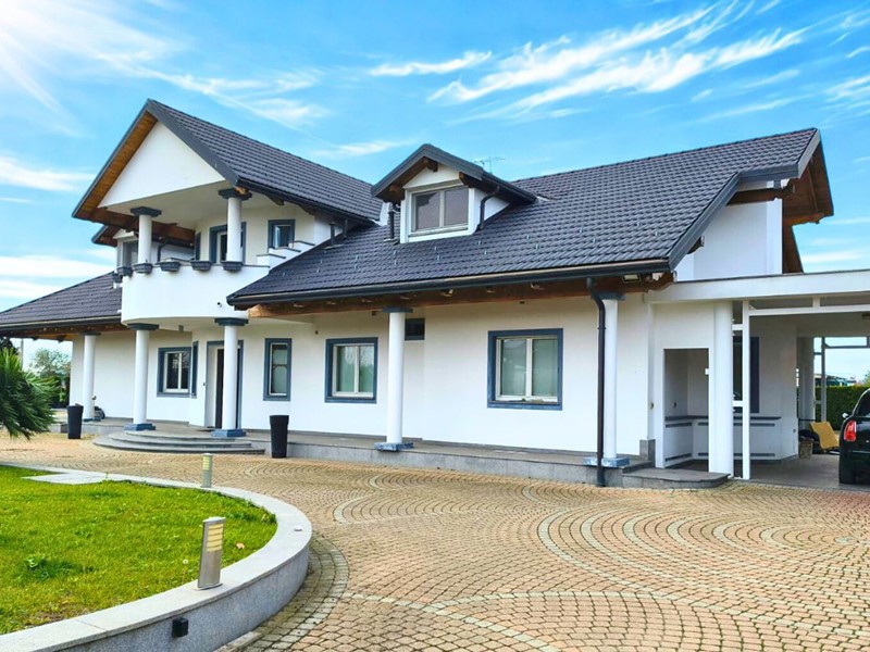 Quadrilocale in Vendita a Nichelino, 250'000&euro;, 125 m²